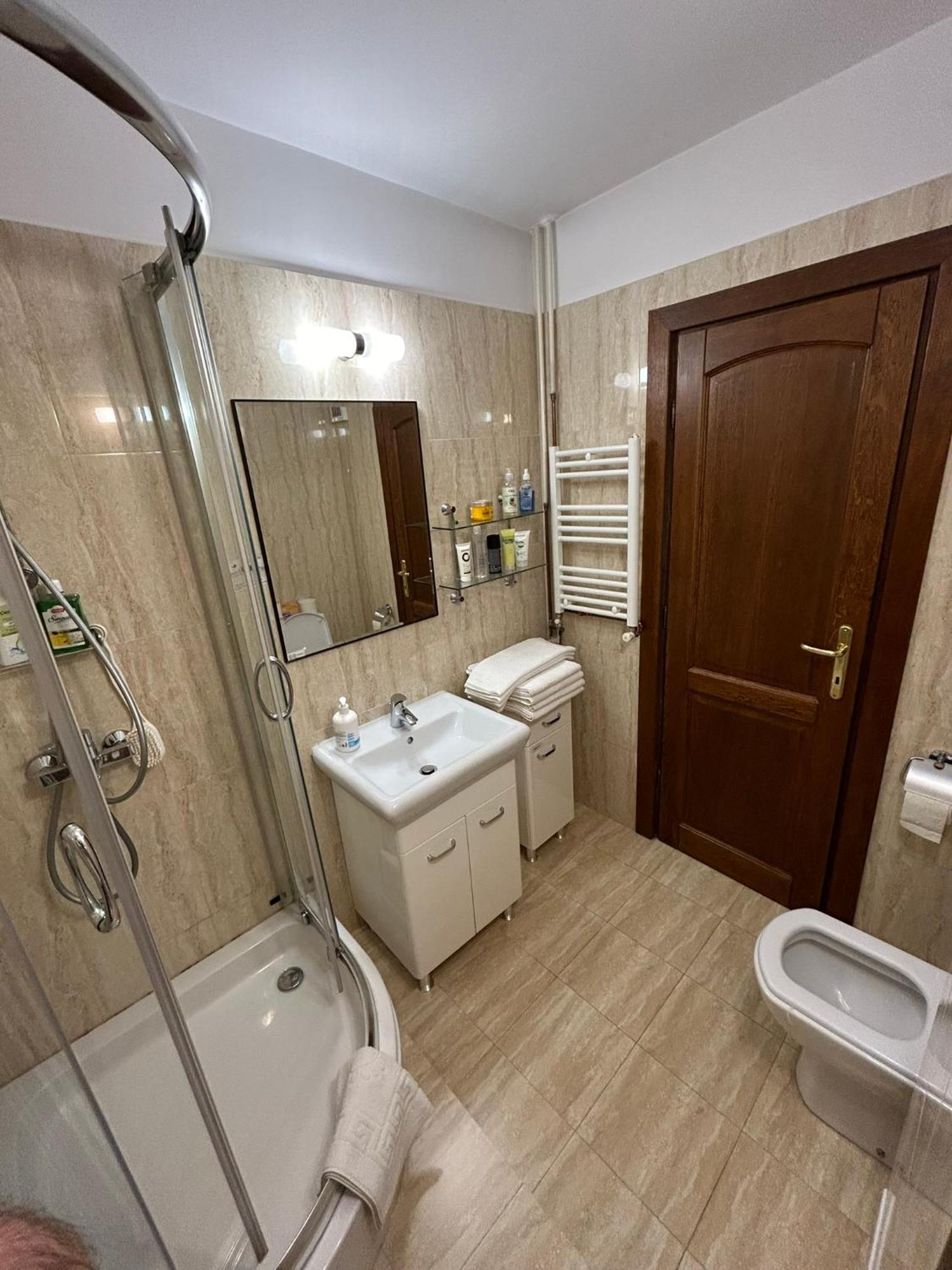Apart. Premium Ultracentral, 3 Camere Loc Parcare. Ploieşti Exteriér fotografie
